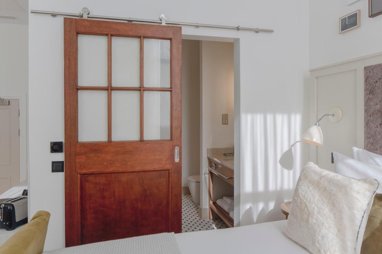 Апарт готель Cheval Old Town Chambers Единбург Екстер'єр фото A sliding door